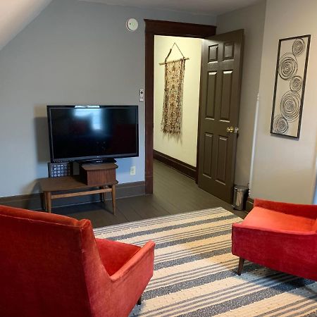 Red Brick Inn - Walk To The Falls, The Casino And All Downtown Restaurants Niagara Falls Bagian luar foto