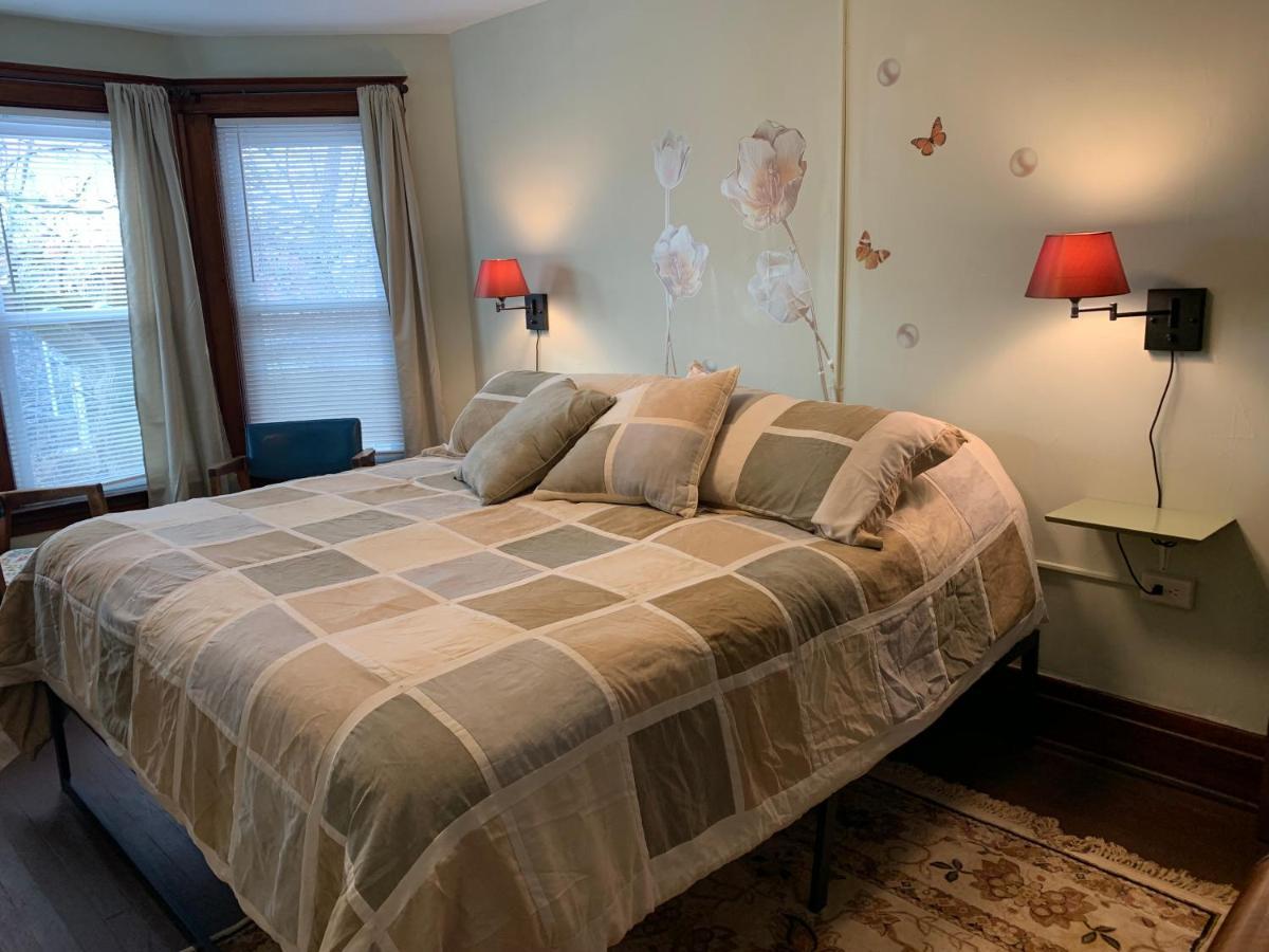 Red Brick Inn - Walk To The Falls, The Casino And All Downtown Restaurants Niagara Falls Bagian luar foto
